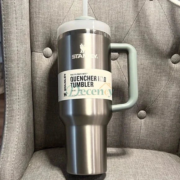 The Quencher H2.0 FlowState™ Tumbler | 40 OZ | Silver