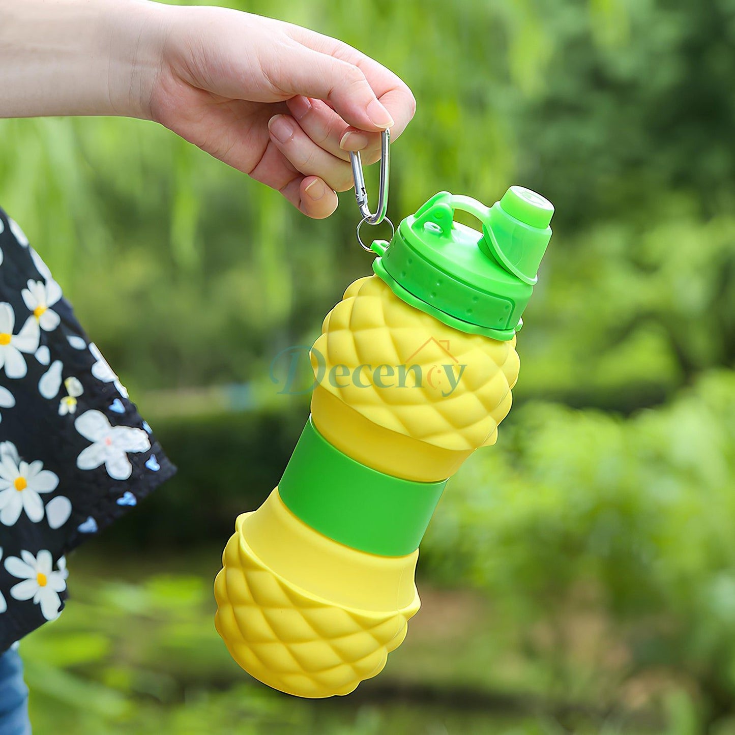 700ml Collapsible Silicone Water Bottle – Pineapple Design, Leak-Proof & Travel-Friendly