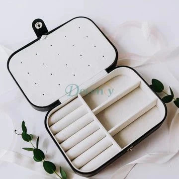 Jewelry box - black - with press stud for traveling - Decency
