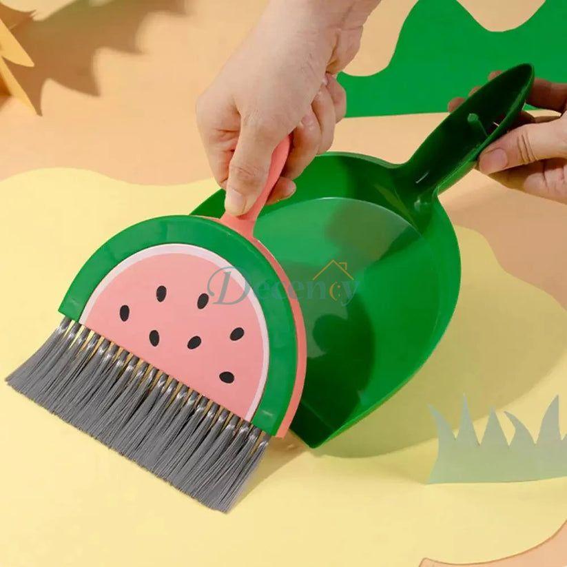 Mini Desktop Broom & Dustpan Set – Funny Fruit Pattern