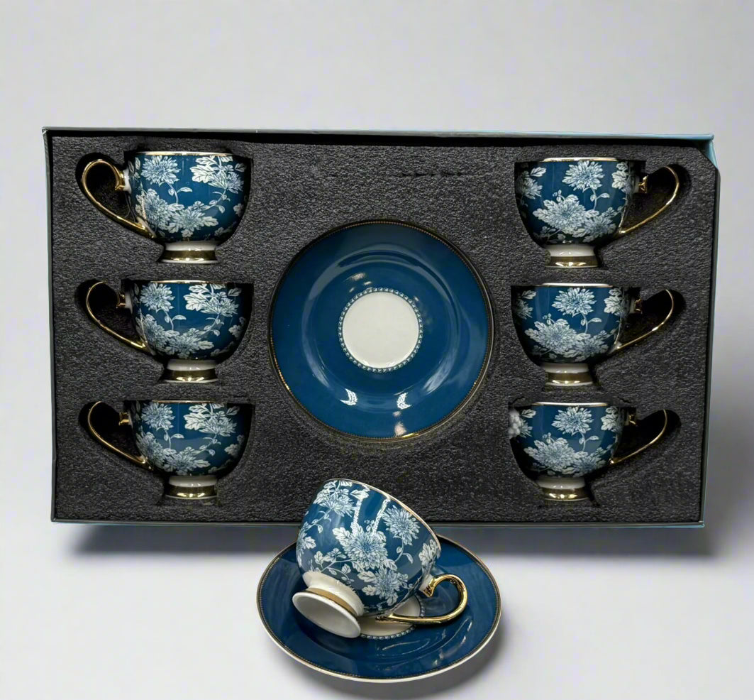 Johnson Brothers blue and white - 12-Piece Elegant Cups & Saucers
