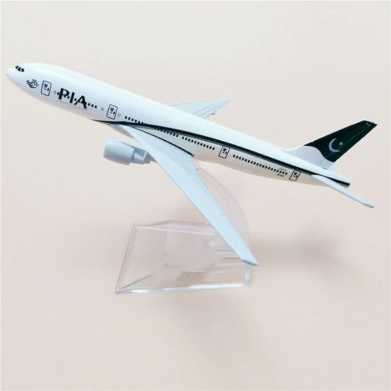 Metal Airplane - PIA Boeing 777 (20CM)