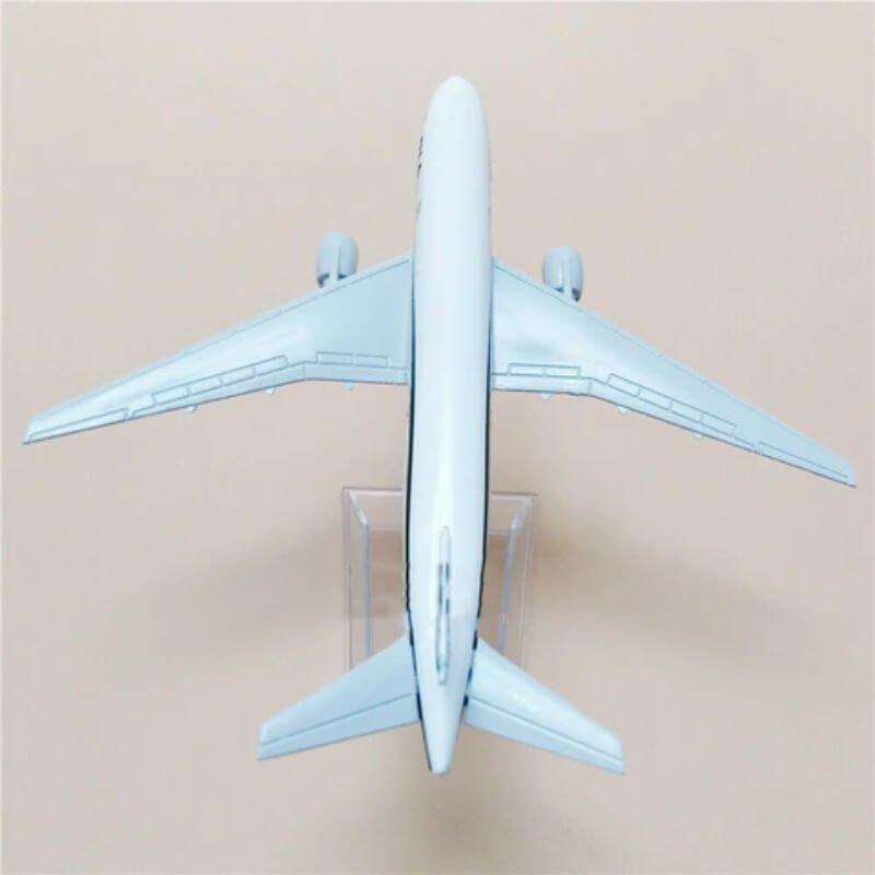 Metal Airplane - PIA Boeing 777 (20CM)