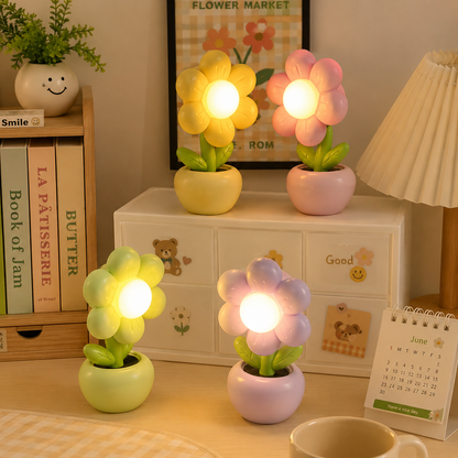 BlossyGlow Mini LED Flower Desk Lamp – Cute Petal Night Light