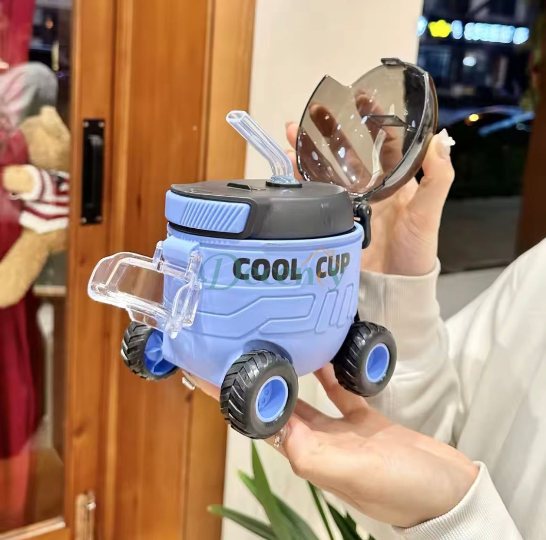 Mars Shaped Cool Car Straw Water Bottle