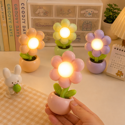 BlossyGlow Mini LED Flower Desk Lamp – Cute Petal Night Light