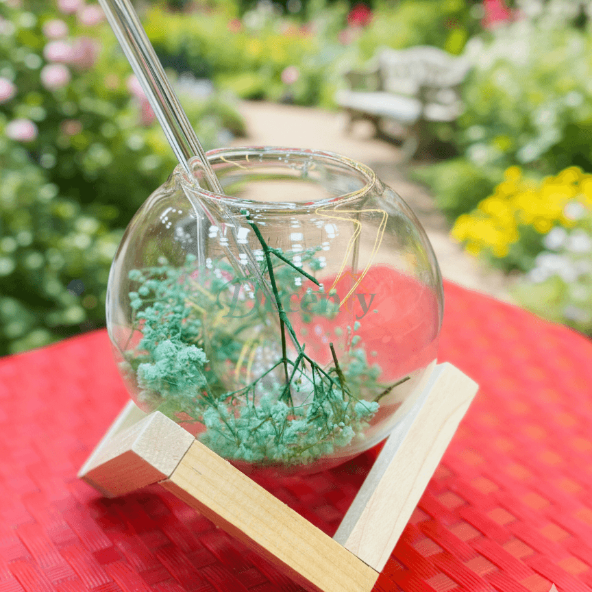 Elegant double wall glass coffee mug set with straw and wooden stand for hot tea and coffee in Pakistan