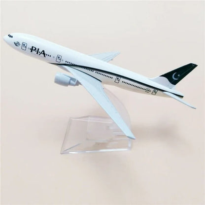Metal Airplane - PIA Boeing 777 (20CM)