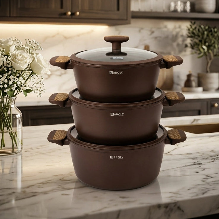 Baroly insulated hotpot casserole for keeping food warm in Pakistan