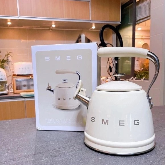 SMEG - Retro Whistling Kettle 2.3L
