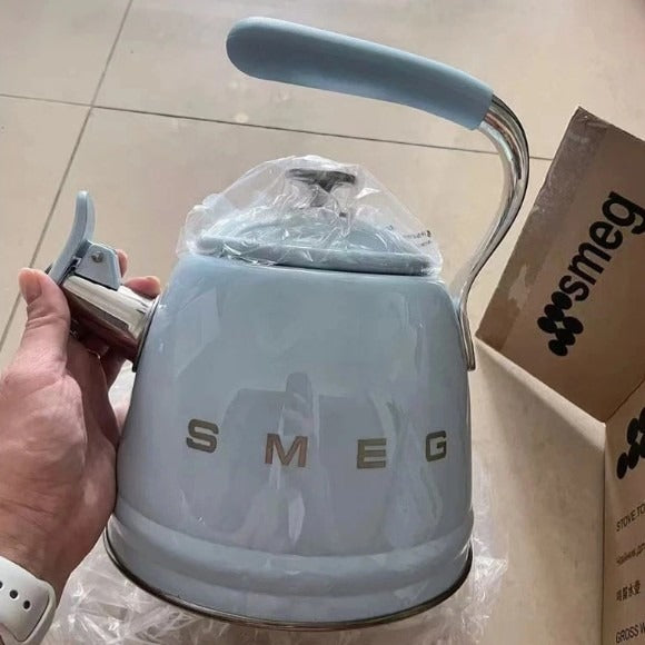 SMEG - Retro Whistling Kettle 2.3L