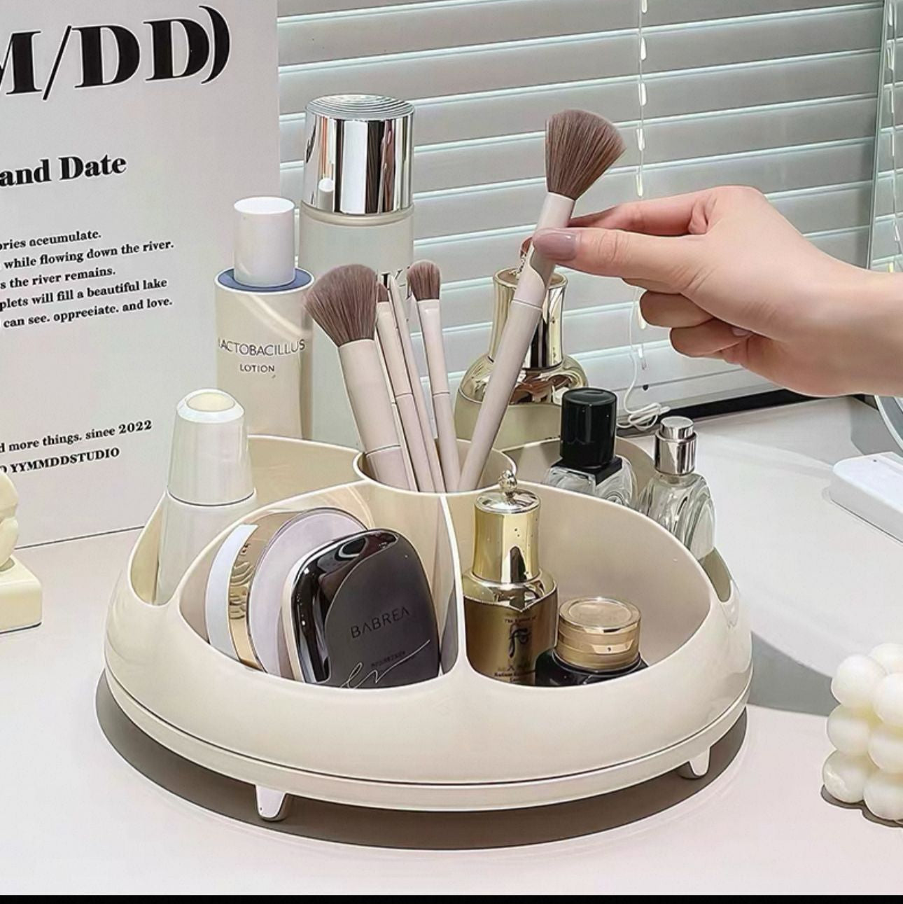 360 Rotating Makeup Organizer & Cosmetic Holder Tray